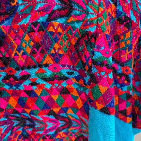 Vintage Guatemalan Huipil - Picture 4 of 9